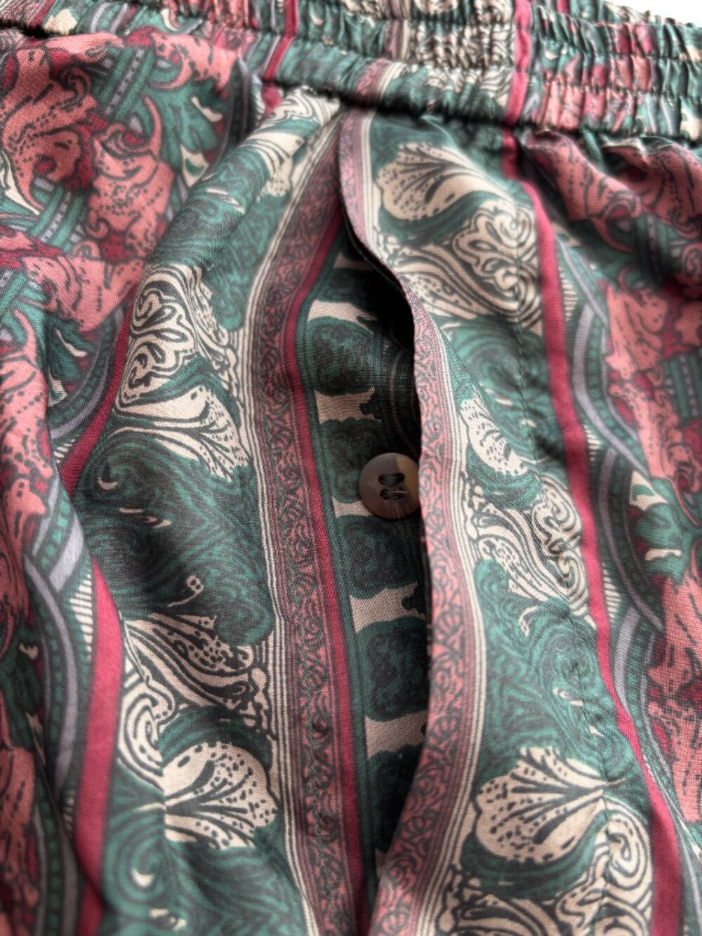 Silk Art Nouveau Patterned Pajama Set - Picture 10 of 12